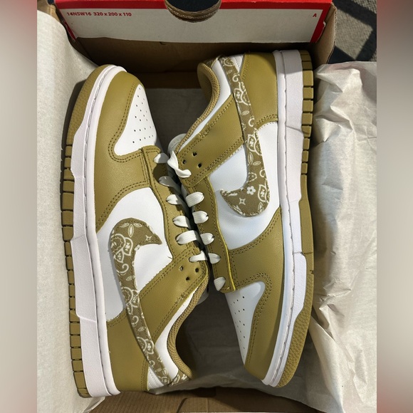 Brand new women’s Nike dunk low ESS size 10 women’s size 8 1/2 men’s - Picture 5 of 5